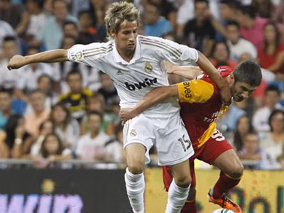 Dạ tiệc trắng ở Bernabeu