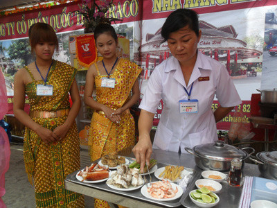 Thi món ngon Nam Bộ tại Festival Đua ghe Ngo