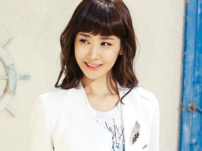 Lee Dea Hee rạng rỡ trong nắng hè