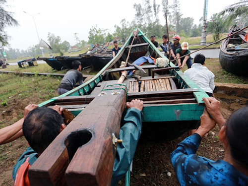 Thanh Hóa di dời gần 45.000 người tránh siêu bão