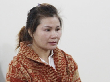 Làm ăn khó khăn, bán người 'tăng thu nhập'