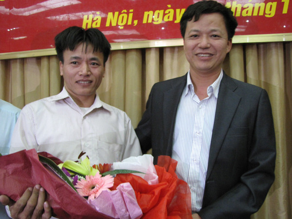 Gia đình cháu bé bị bắt cóc gặp mặt ân nhân