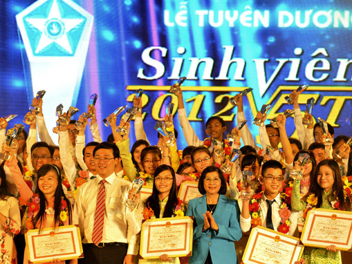 TP HCM: Tuyên dương 94 'Sinh viên 5 tốt'