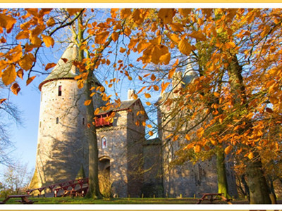 Những lâu đài lung linh ở 'xứ sở sương mù'