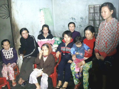 Đại gia đình sống nhờ gánh đồng nát của con dâu