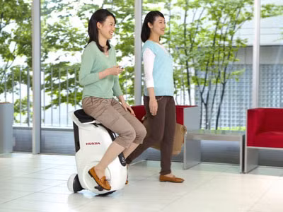 Honda UNI-CUB – Phương tiện nơi công sở