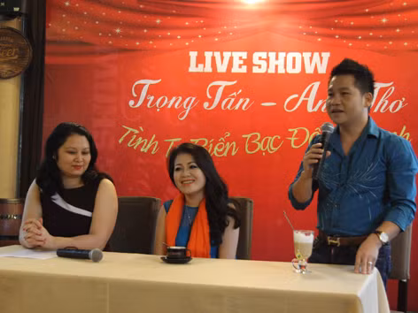 Trọng Tấn - Anh Thơ và tua diễn Hà Nội