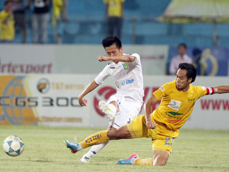 Các đội bóng V.League rậm rịch chạy tiền