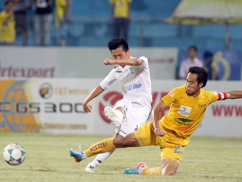 Các đội bóng V.League rậm rịch chạy tiền