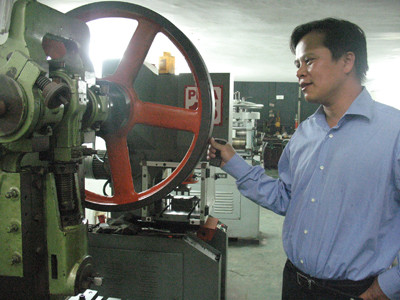 Dân thiệt, doanh nghiệp lao đao