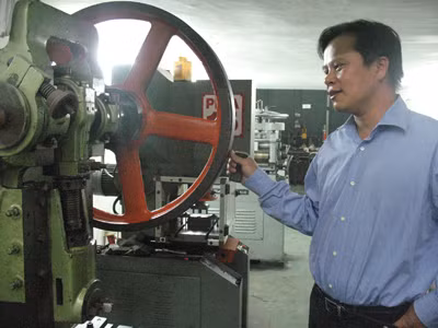 Dân thiệt, doanh nghiệp lao đao