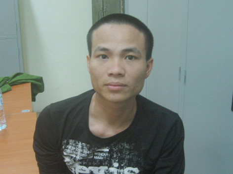 Dân "bay" mang đạn vào nhà nghỉ