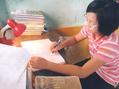 Vũ Thu Thảo vượt qua bệnh u não để trở thành thủ khoa khối C với số điểm cao nhất cả nước