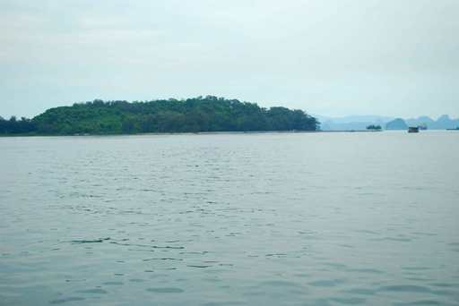 Phát hiện hai xác chết trôi dạt lên đảo