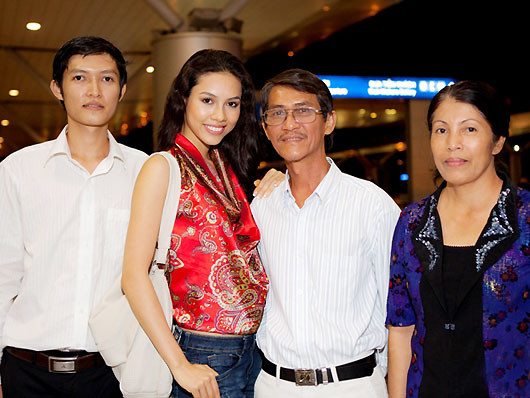 Á hậu Hoàng My đã có mặt tại Brazil