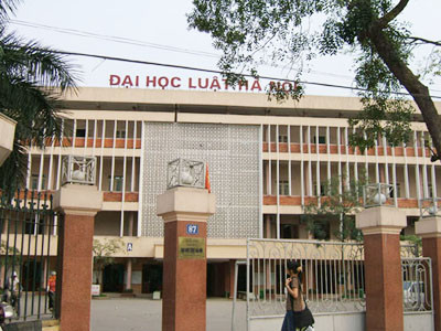 Điểm chuẩn ngành Luật kinh doanh khá cao