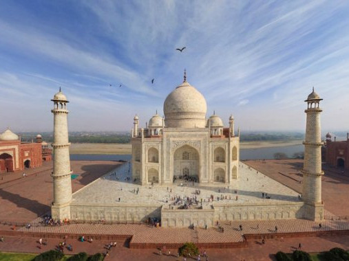 Bản gốc của lâu đài trắng siêu sang giữa lòng Sài Gòn