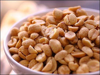 Tranh ăn đậu phộng, tắc đường thở