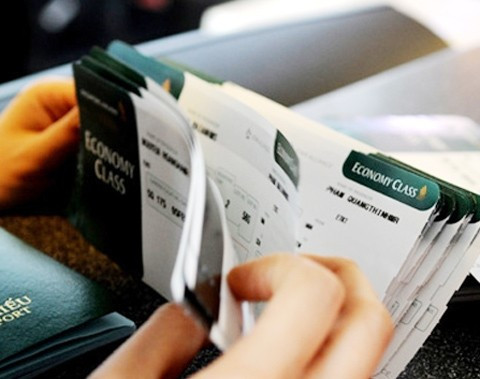 Hàng không gặp khó khi phải 'luận' tên khách không dấu