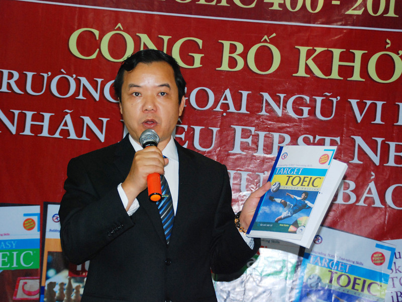 Ông Phước tại buổi họp báo