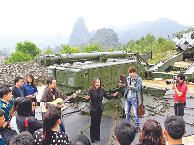 Tết sớm giữa trận địa phòng không