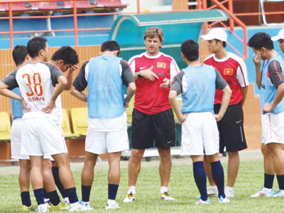 Các cầu thủ VN có đạt mục tiêu kiếm điểm trên đất Qatar? Ảnh: Tường Vũ