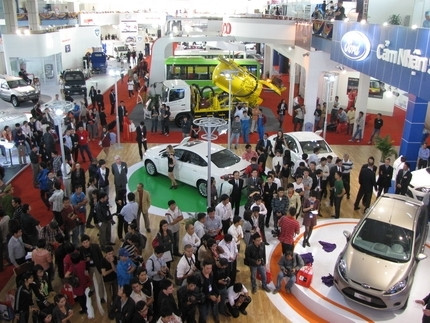 Bộ Tài chính: Năm 2013 không giảm thuế ô tô