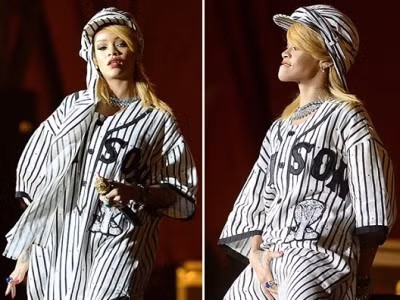 Rihanna liên tục làm trò lố