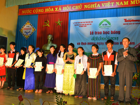 Tiếp sức cho những tấm gương hiếu học