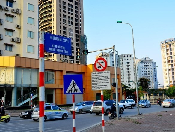Đã dỡ hết biển tên phố kỳ quặc ở Hà Nội