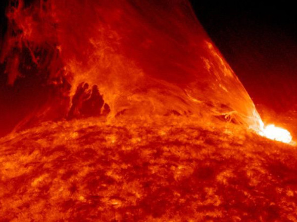 Hôm nay, bão từ lớn nhất nhắm đến Trái Đất