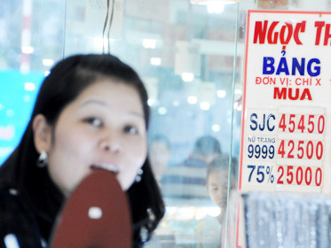 Đẩy phần lỗ sang người mua