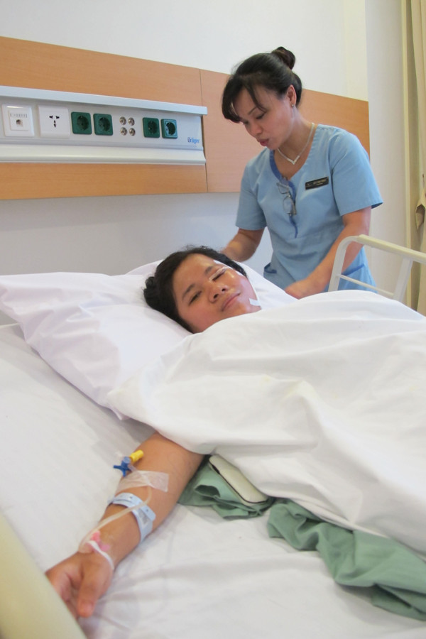 Giải cứu cô gái hơn 25 năm ròng ngủ mở mắt