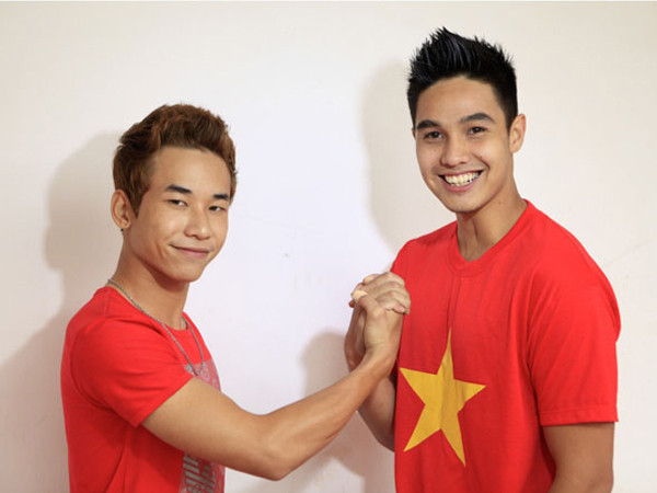 Hotboy Baggio (phải) bị chỉ trích quá nóng nảy