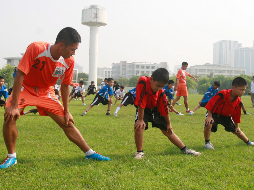 Cầu thủ xứ Thanh làm huấn luyện viên… miễn phí!