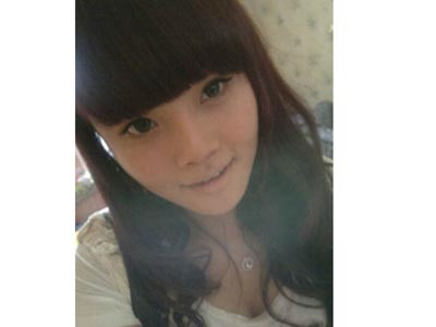 Đổi ngực lấy điện thoại