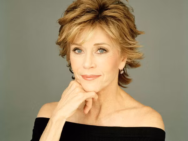 Jane Fonda 75 tuổi vẫn lọt Top 'đẹp nhất thế giới'