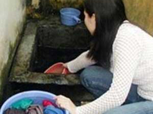 Thiếu nước sạch, sinh viên khốn khổ