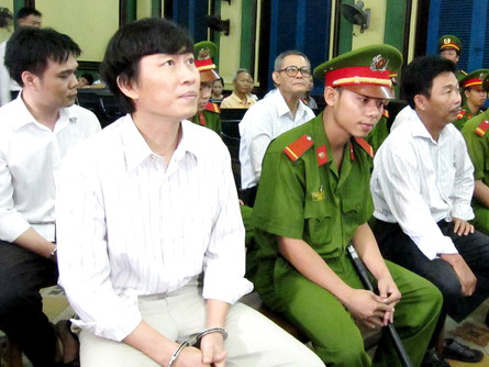 Nhà báo Hoàng Khương: 'Chỉ biết dấn thân vào dòng sự kiện'