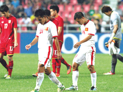 Trắng tay rời AFF Cup 2012