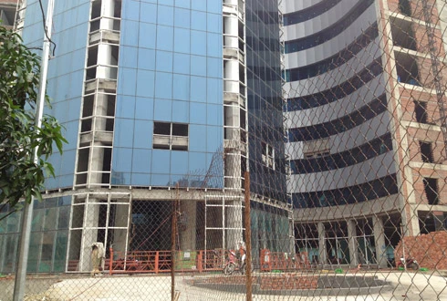 Bệnh viện triệu đô bỏ hoang trên đất vàng