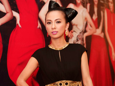 Huyền Ny diện váy trăm triệu dự 'Đêm hội chân dài'