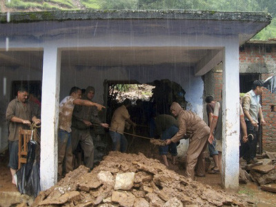 Sập trường học tại Ấn Độ làm chết 18 học sinh