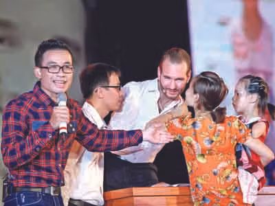 Nick Vujicic: 'Bạn chân thật, bạn tự do'