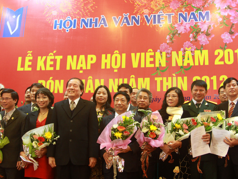 Hội nhà văn kết nạp 41 hội viên mới