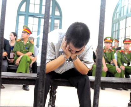 Ảnh về sát thủ cuồng bạo bị toà tuyên án tử hình