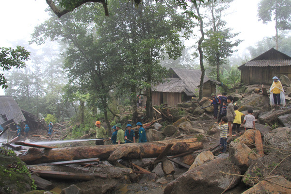 Bản Khoang vẫn tan hoang sau lũ