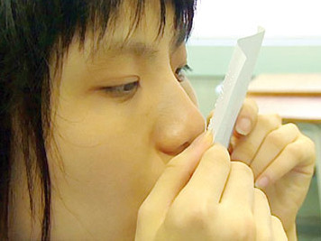 Đọc chữ bằng... lưỡi