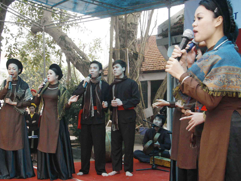 Sinh viên xẩm giỗ tổ