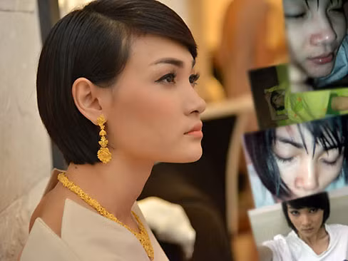 Scandal 'giường chiếu' của Thùy Trang và lời cảnh tỉnh showbiz